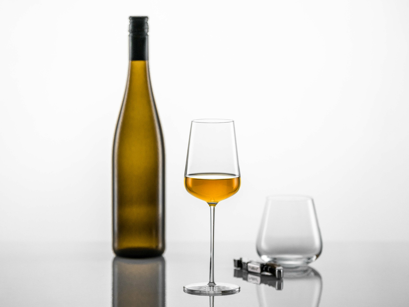 ZWIESEL GLAS Vervino Süßweinglas Set 2tlg Lifestyle 1