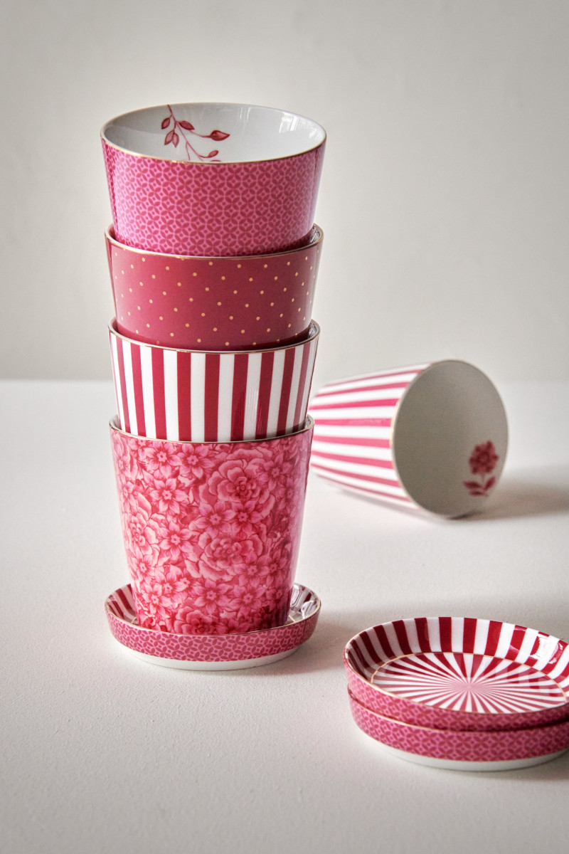 PIP STUDIO Royal Dots Becher &amp; Teebeutelablage Set dunkelpink 230 ml Lifestyle